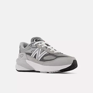 990