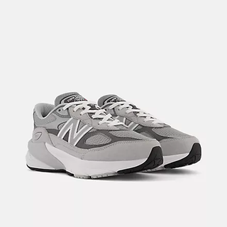 990