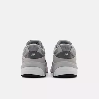 990