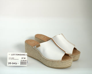LOT.TONISAND.25 - 242