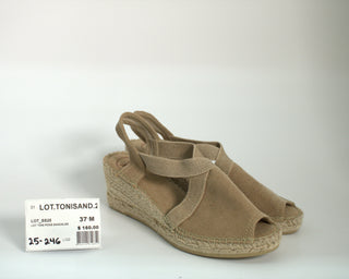 LOT.TONISAND.25 - 246