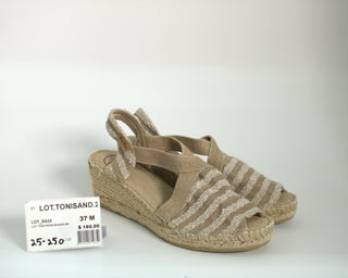 LOT.TONISAND.25 - 250