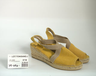 LOT.TONISAND.25 - 252